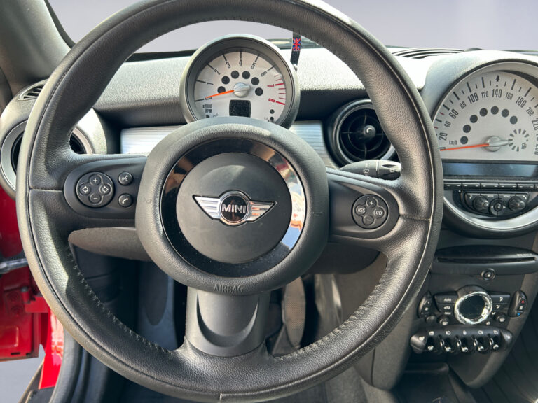 mini_cooper_couper_occasion_strasbourg_zs_cars_steering-wheel-driver