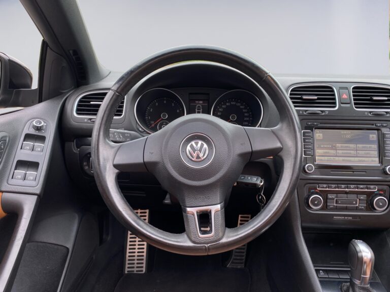 volkswagen_golf_VI_Cabriolet_occasion_strasbourg_zs_cars_12_steering-wheel-driver